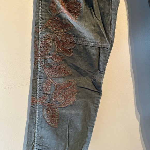 Da-Nang Women's Cargo Pants in Gray with Brown Details - Picture 2 of 16